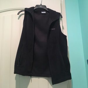 Black Columbia Vest with pockets (size small)