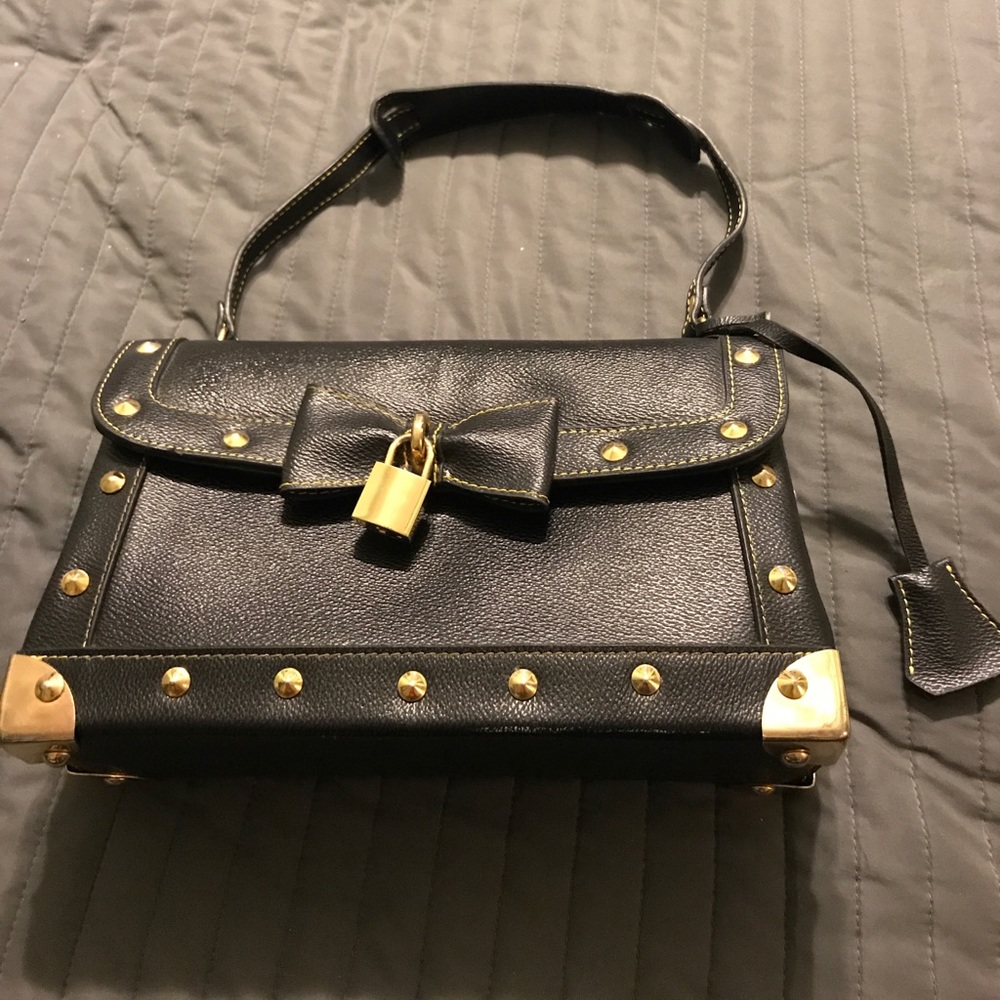 Cute small hand bag. Very stylish