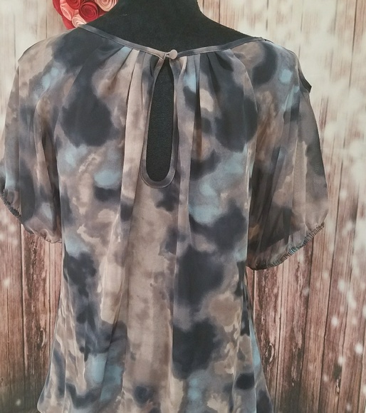 Bcbgeneration cold shoulder blouse - Picture 2 of 7