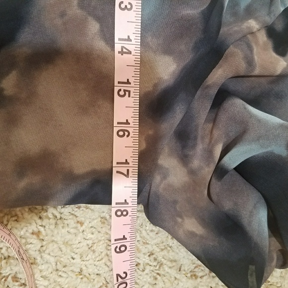 Bcbgeneration cold shoulder blouse - Picture 6 of 7