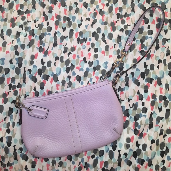 COACH WRISTLET (LEATHER) - SOFT PEBBLE COLLECTION - Picture 3 of 4