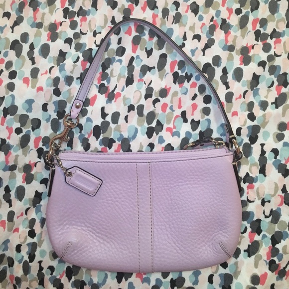 COACH WRISTLET (LEATHER) - SOFT PEBBLE COLLECTION - Picture 4 of 4