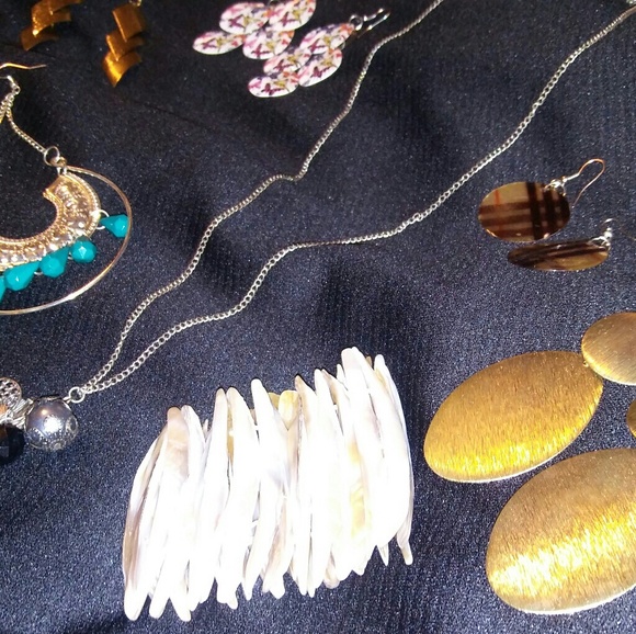 Fashion Jewelry Collection - Picture 3 of 4