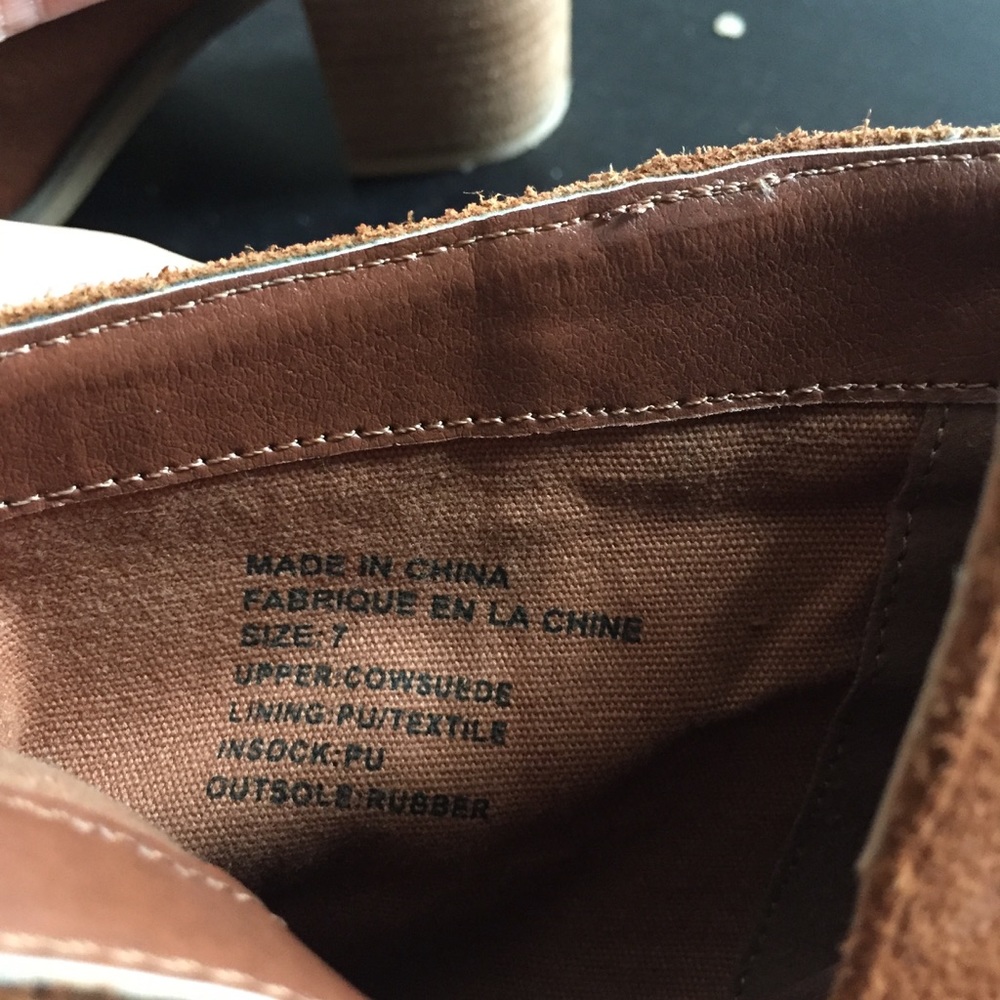 Suede Tan Booties 👢 - Picture 3 of 8