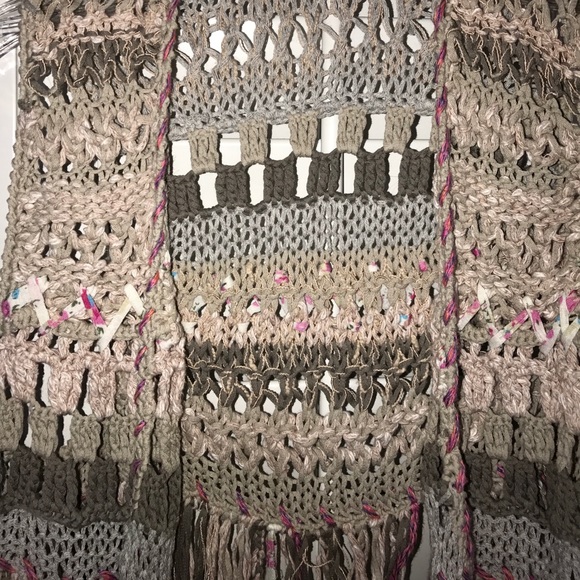 Crocheted vest - Picture 2 of 6