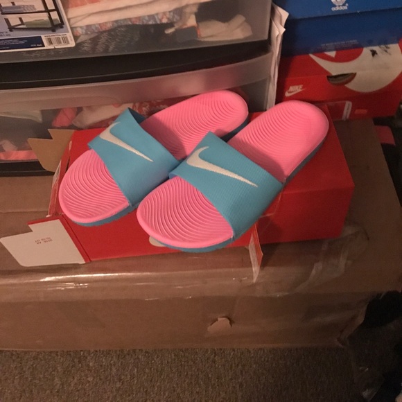 Nike Other - Youths 5 Nike slides