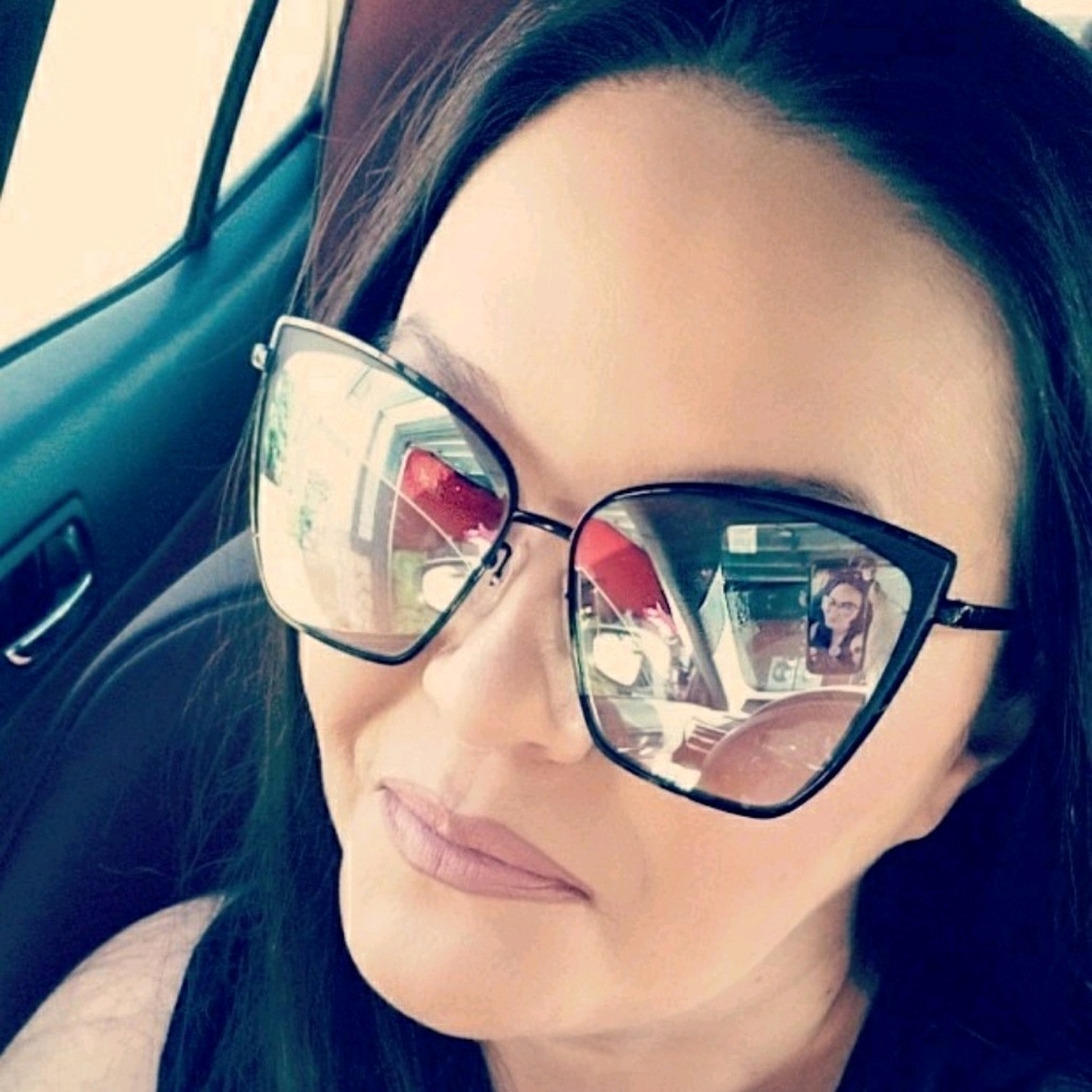 Meet your Posher, Venessa