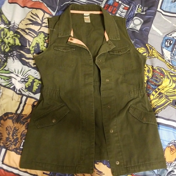 Rue21 Jackets & Blazers - Army Green vest