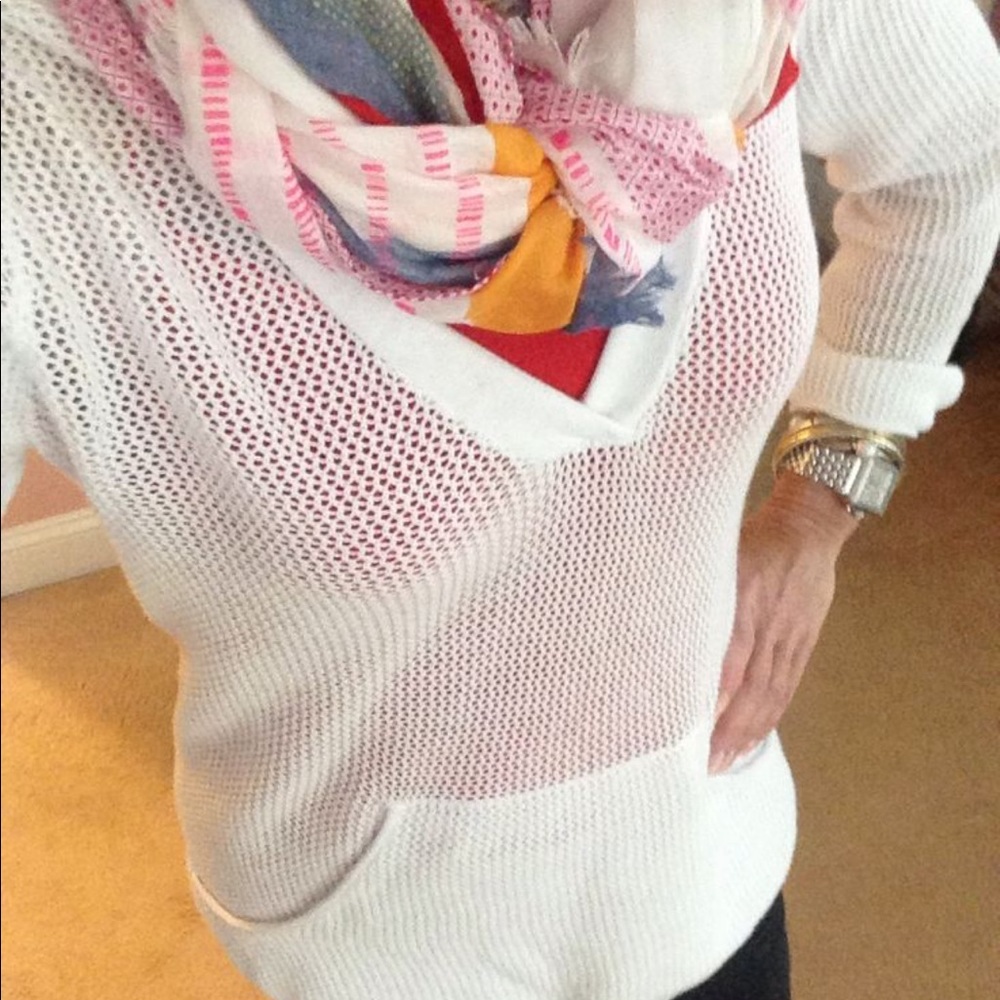 Cabi limited edition long sleeve knit sweater💕✨