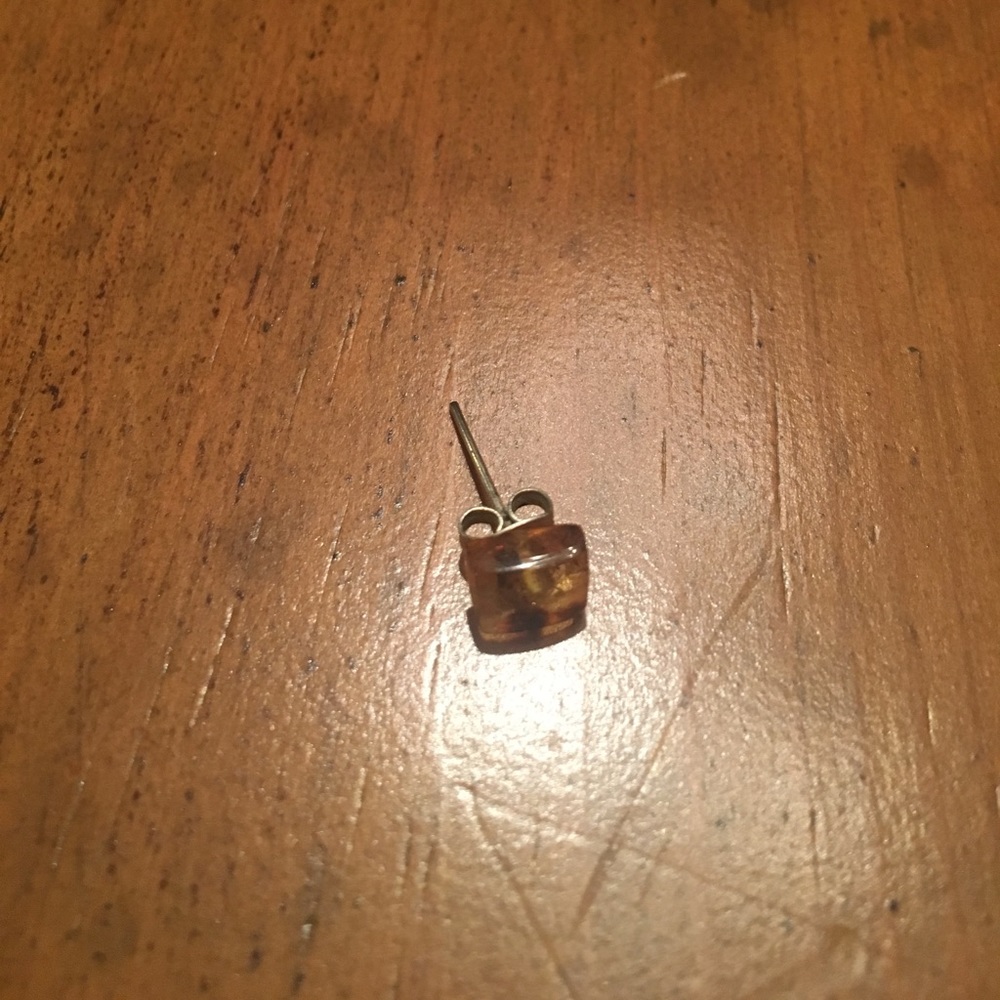 Single Amber earring