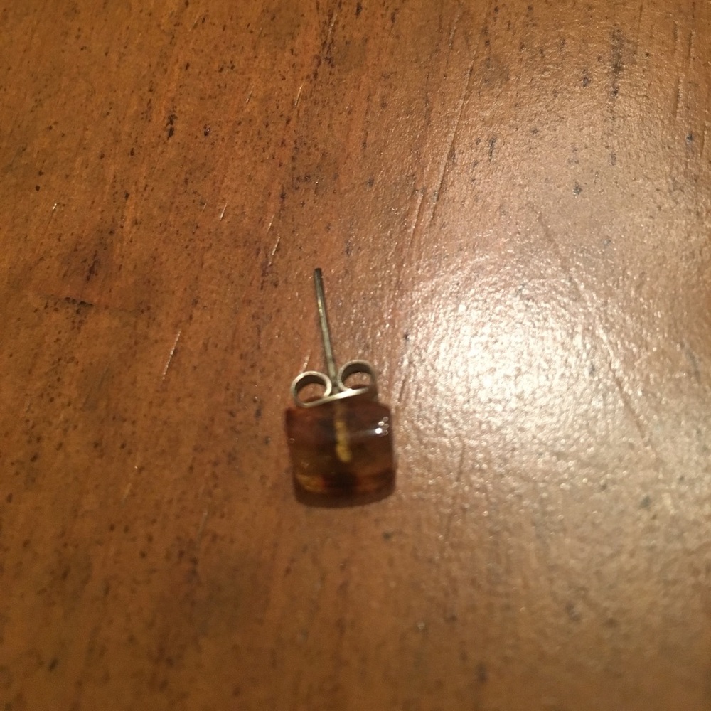 Single Amber earring - Picture 2 of 2