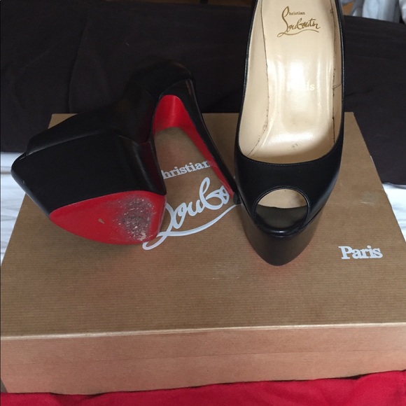 Sexy Louboutin. Worn only once. - Picture 3 of 4