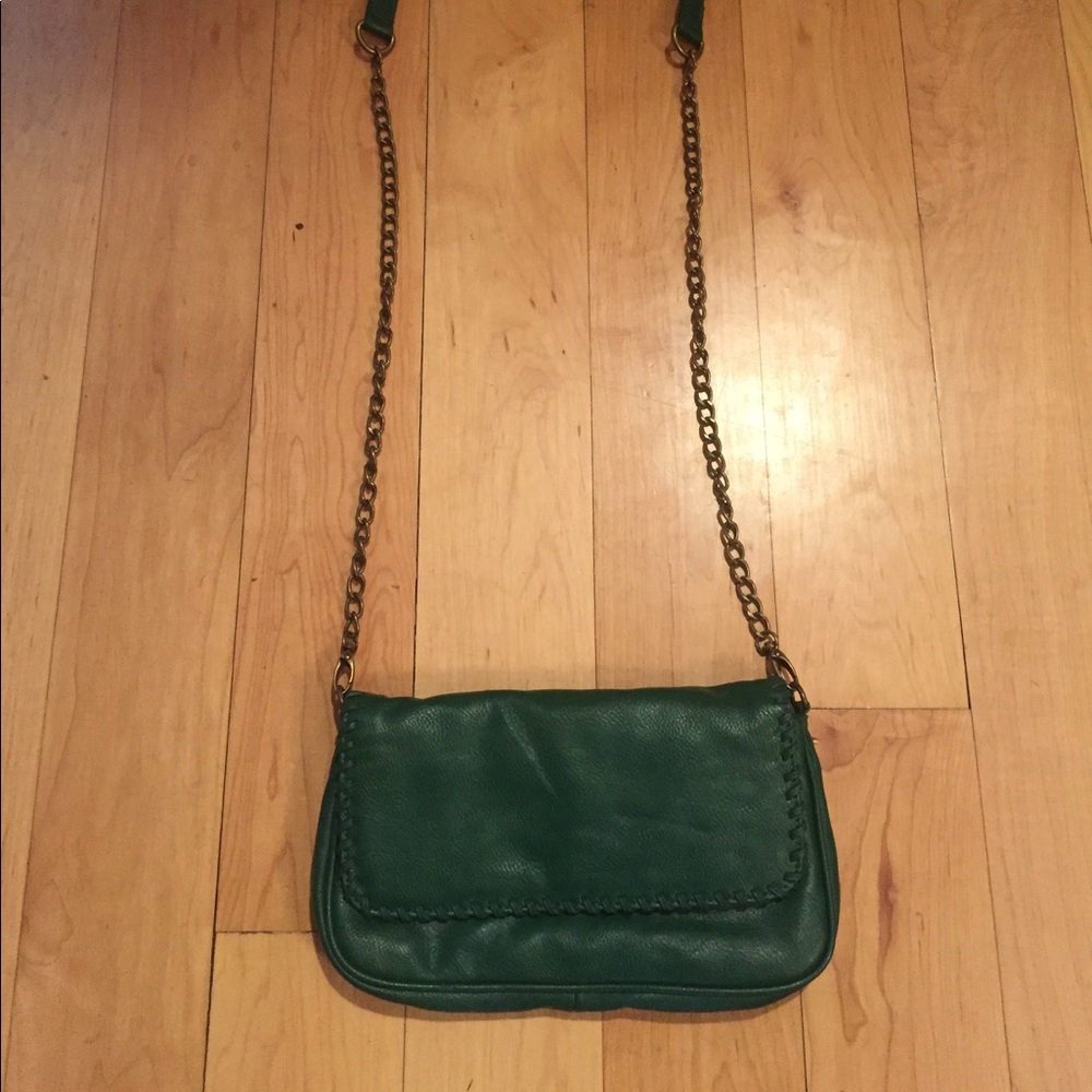 Shoulder bag with chain strap