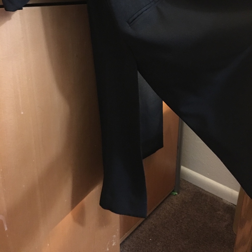 Vest - Picture 3 of 7