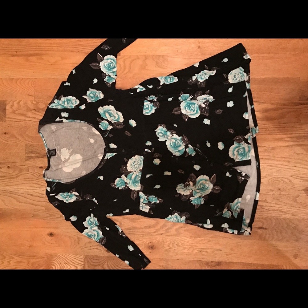 Torrid 2x black and floral top
