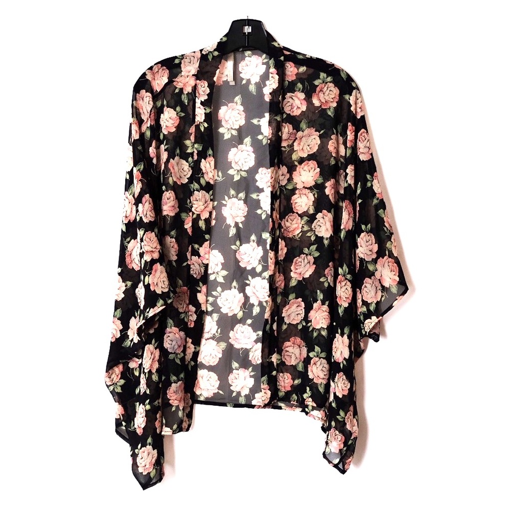 Light layer blouse with roses