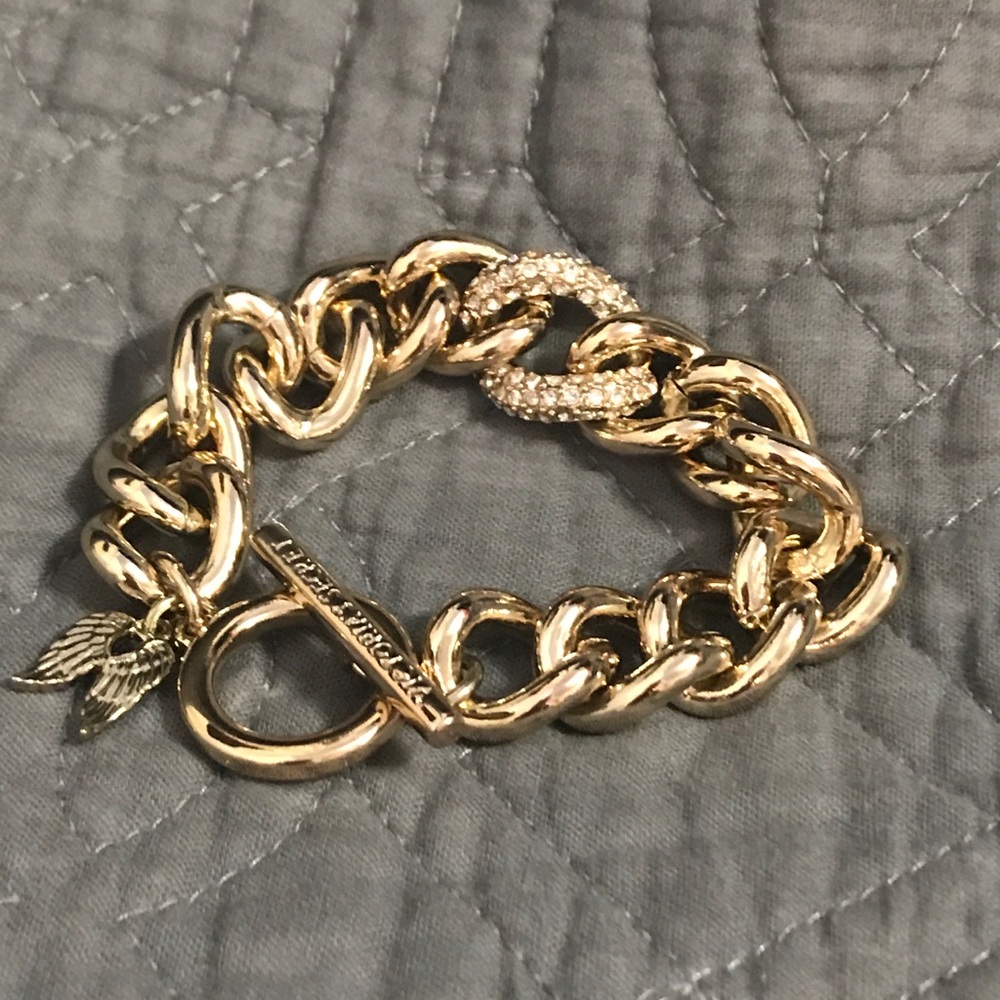 Gold VS chain link bracelet