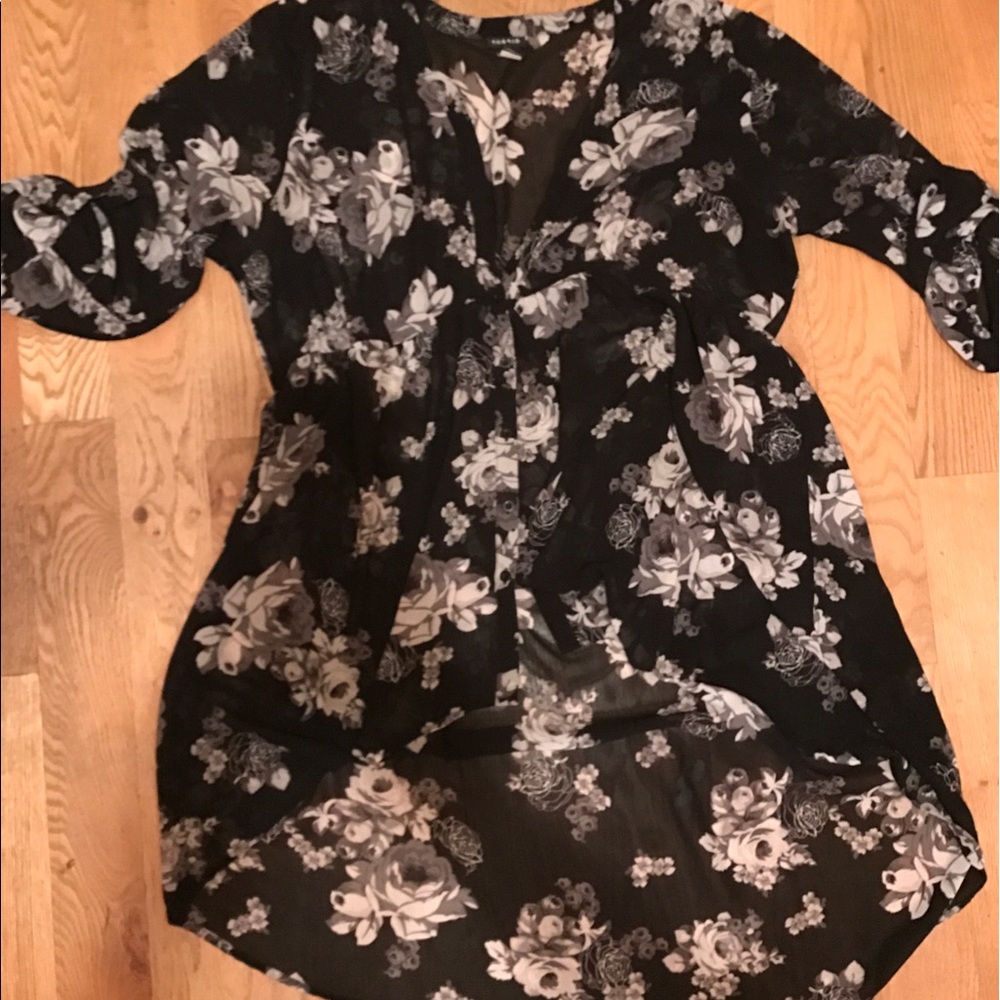 Torrid 2x black and white floral top