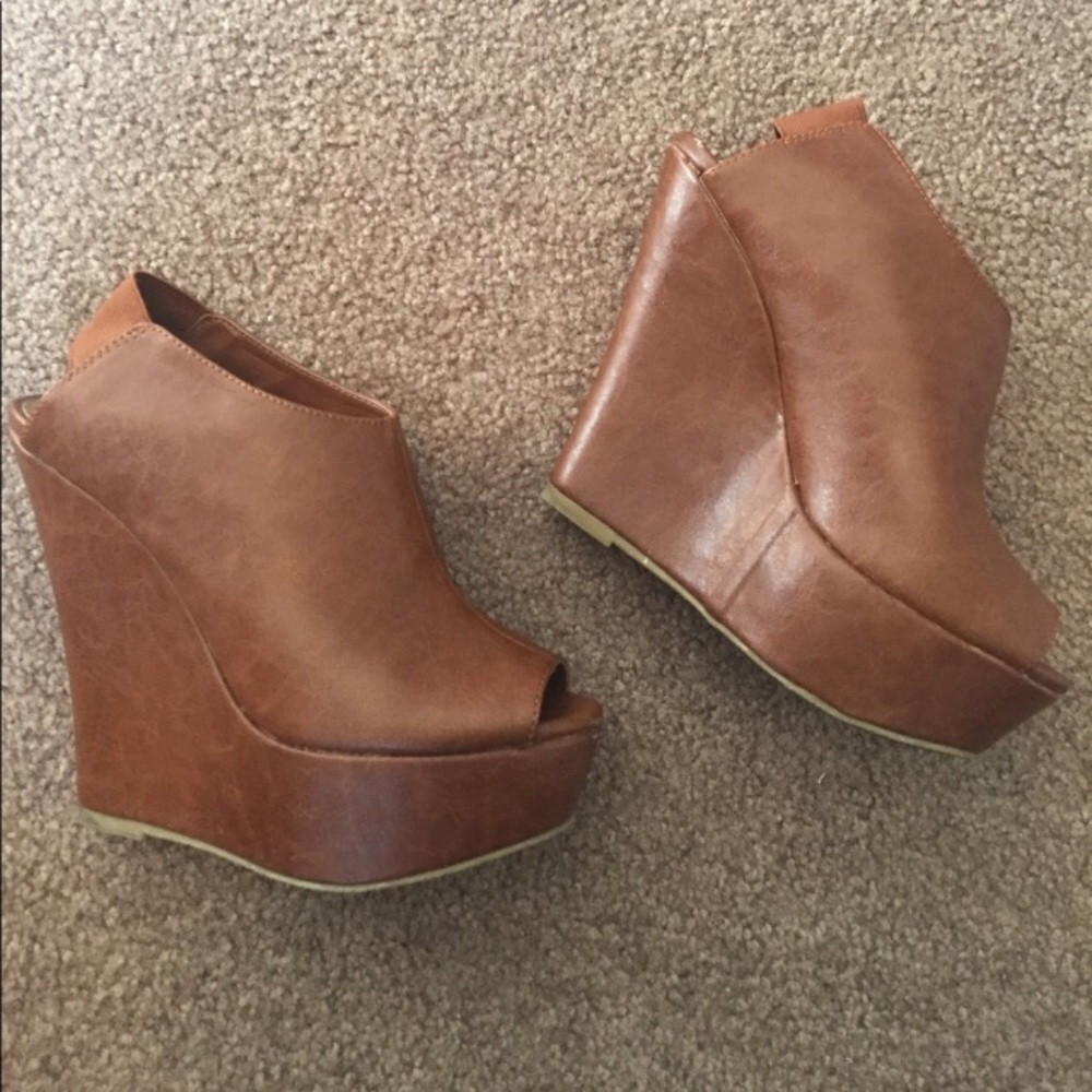 Madden Girl wedges