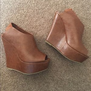 Madden Girl wedges