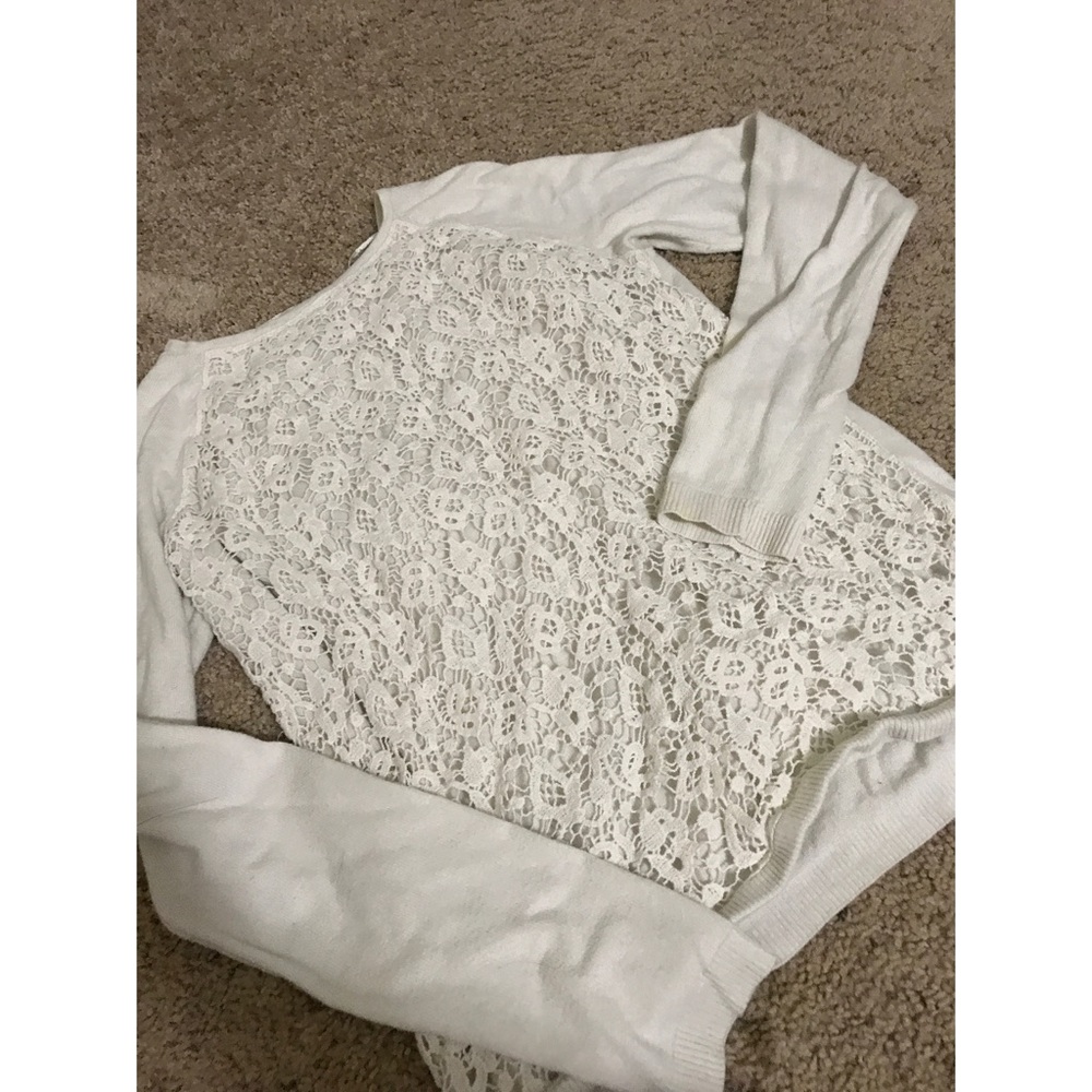 Long sleeve lace top✨ - Picture 2 of 3