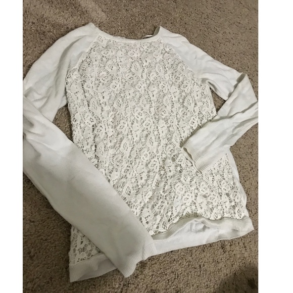 Elle Tops - Long sleeve lace top✨