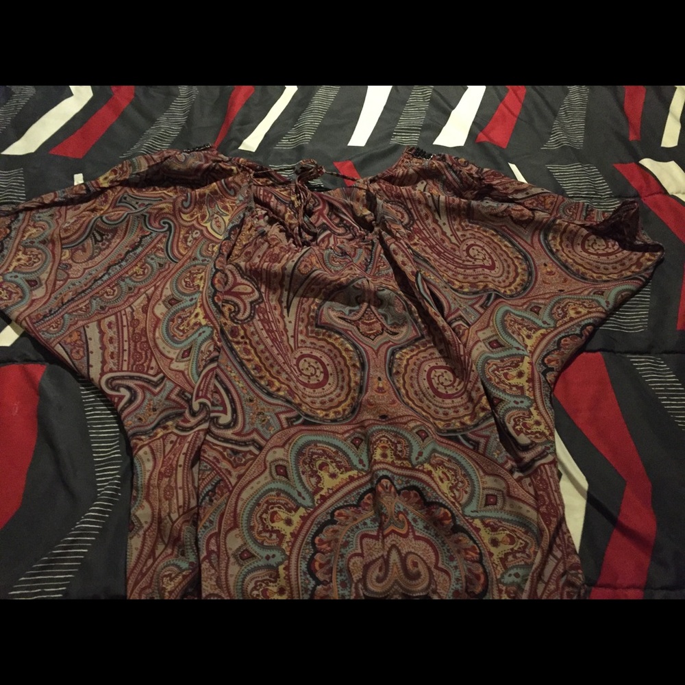 🎈Unique designed blouse!🎈 - Picture 2 of 3