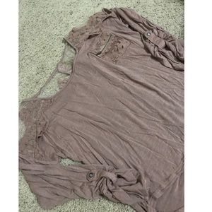 Super cute lace, soft top✨