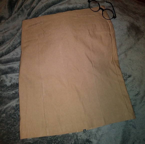 SOLD π Pencil Skirt π - Picture 2 of 3