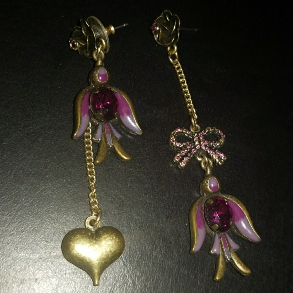 Adorable Betsey Johnson  earrings