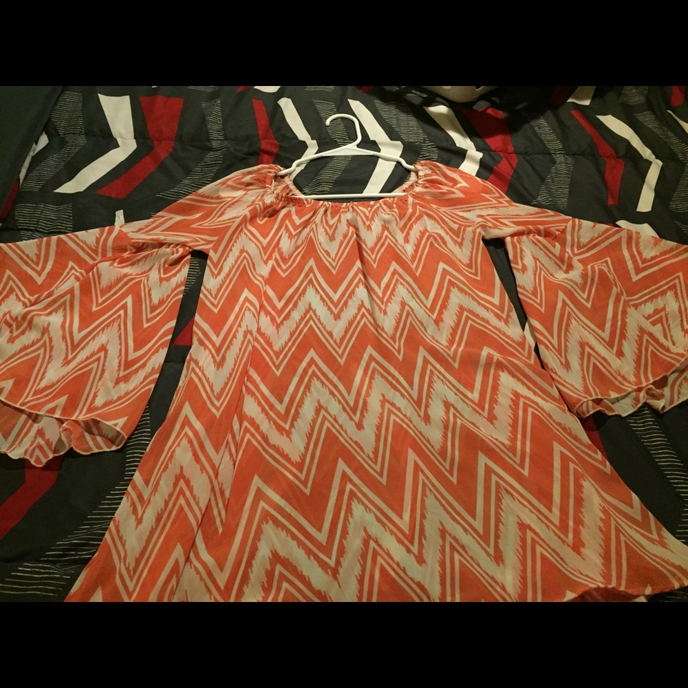 🎈Sheer chevron shirt🎈