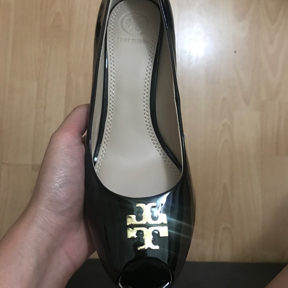 Tory burch peep toe wedge ! Size 8
