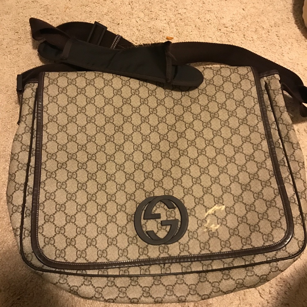 Gucci Classic Canvas GG Messenger Bag