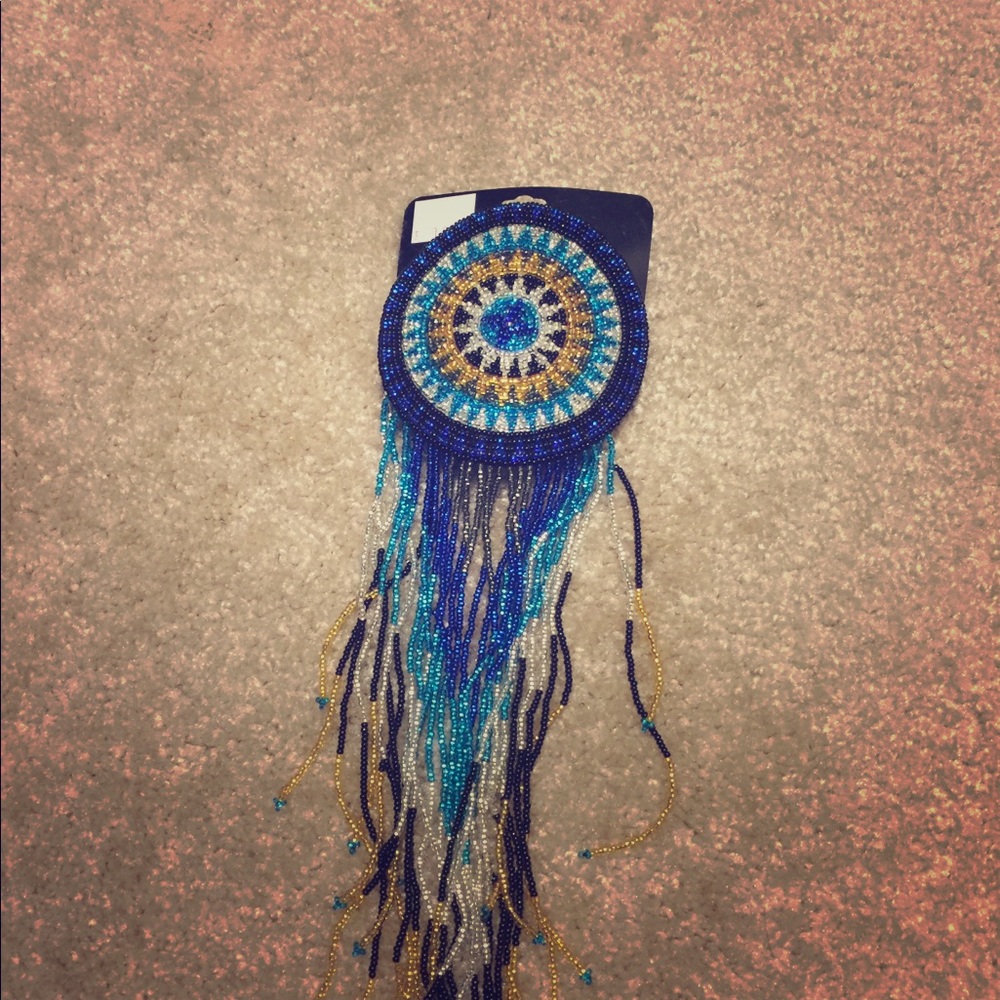 New hair clip. Pretty!!