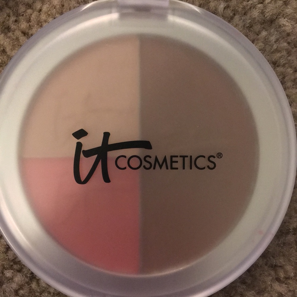 It Cosmetics Bronzer/Blush/Contour Trio