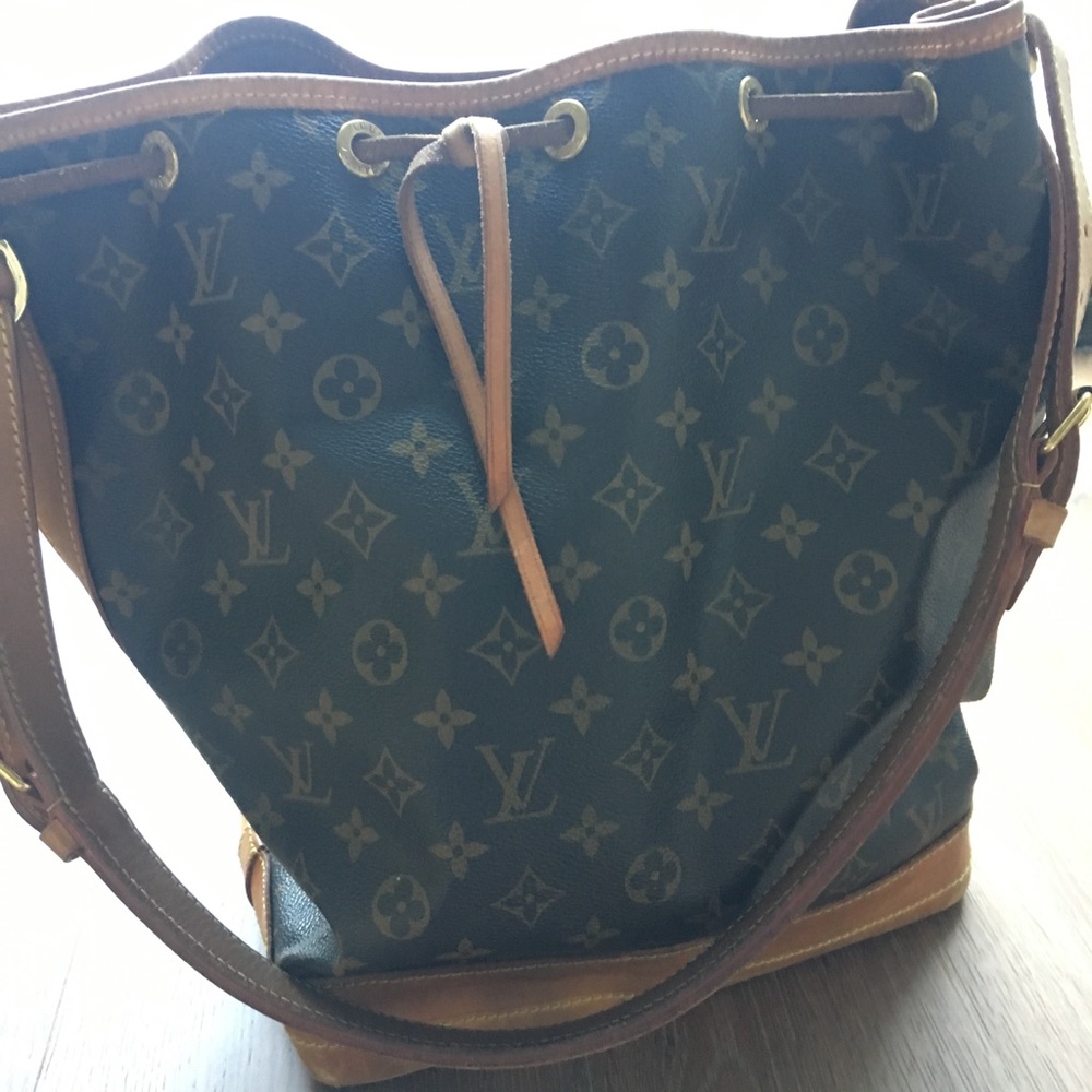 Louis Vuitton classic monogram bucket bag