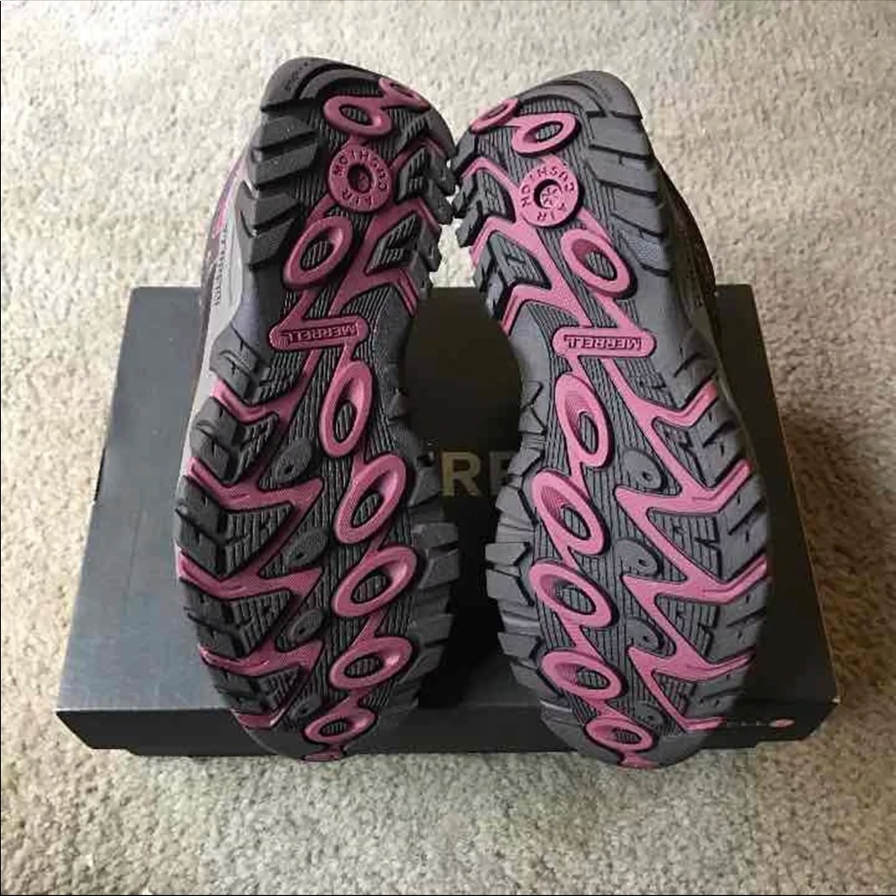 Merrel Shoe - Picture 3 of 3