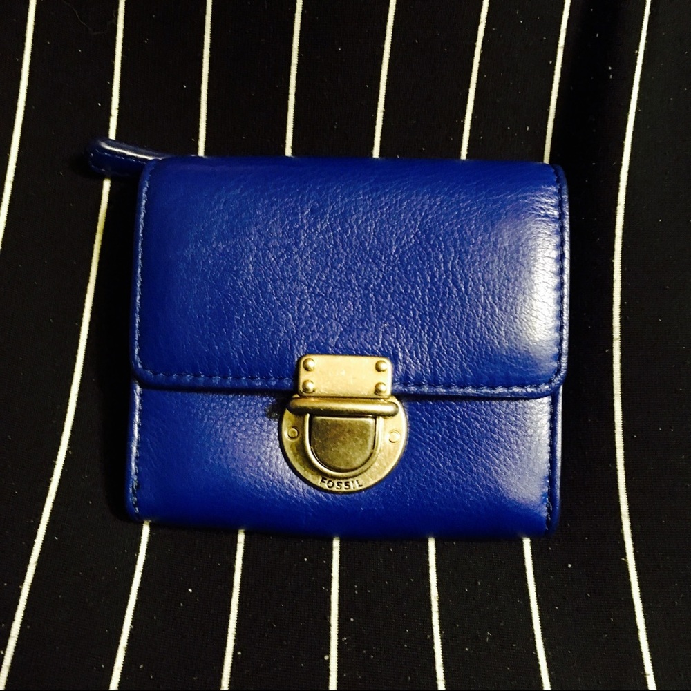 Fossil wallet. Cute royal blue!
