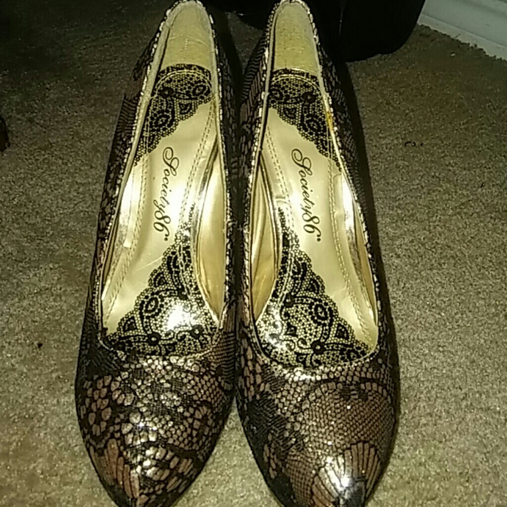 Divalicious Gold and black lace heels