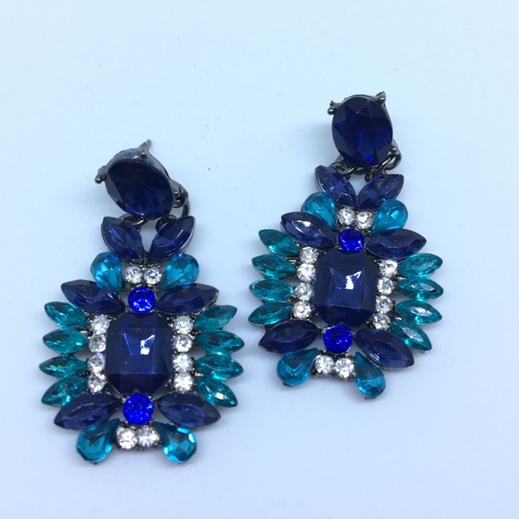 J's Closet Jewelry - Beautiful Chandelier Earrings "the blues"