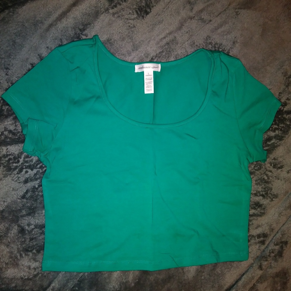 SOLD 🌟  Crop Top 🌟