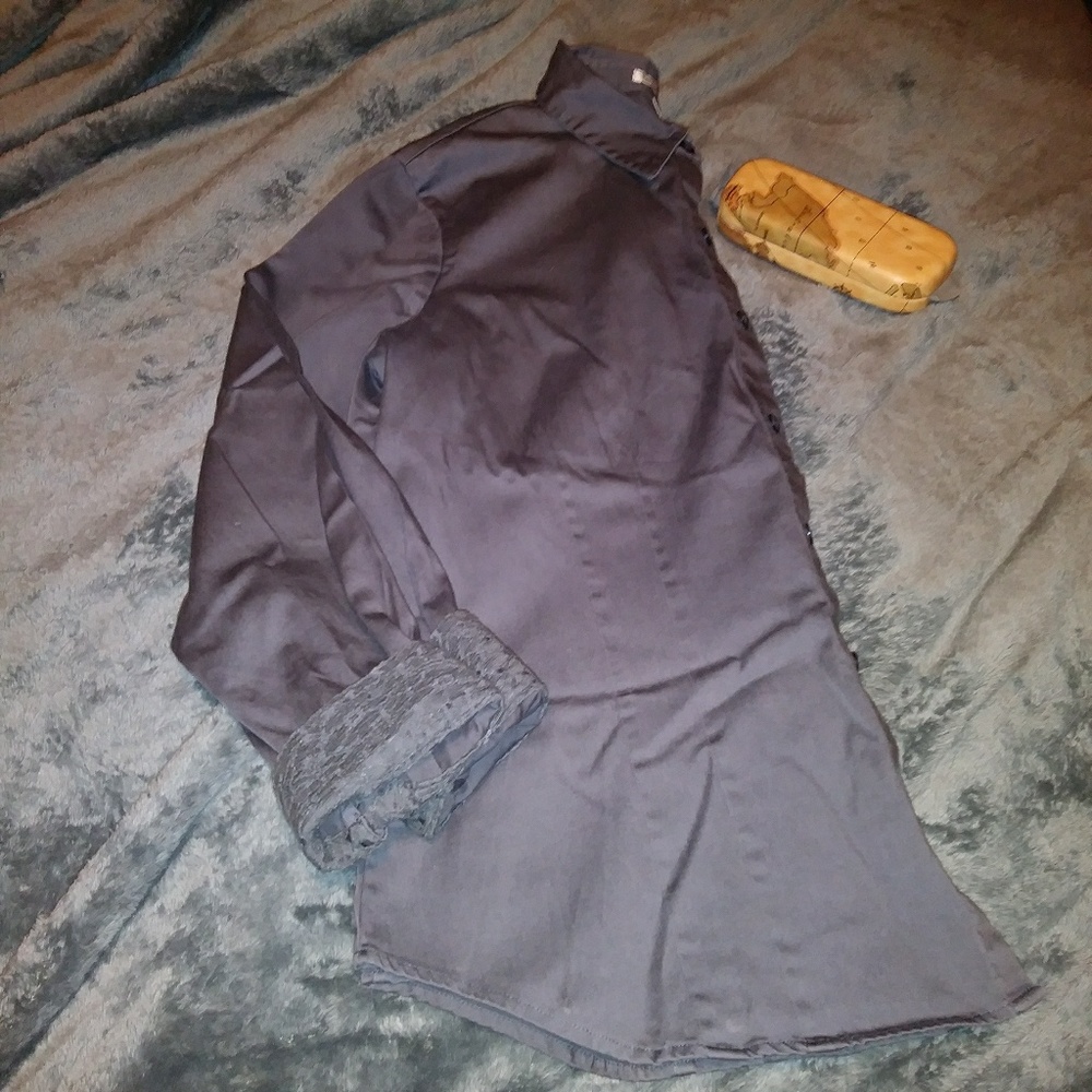 SOLD 🌟 Van Heusen Top 🌟