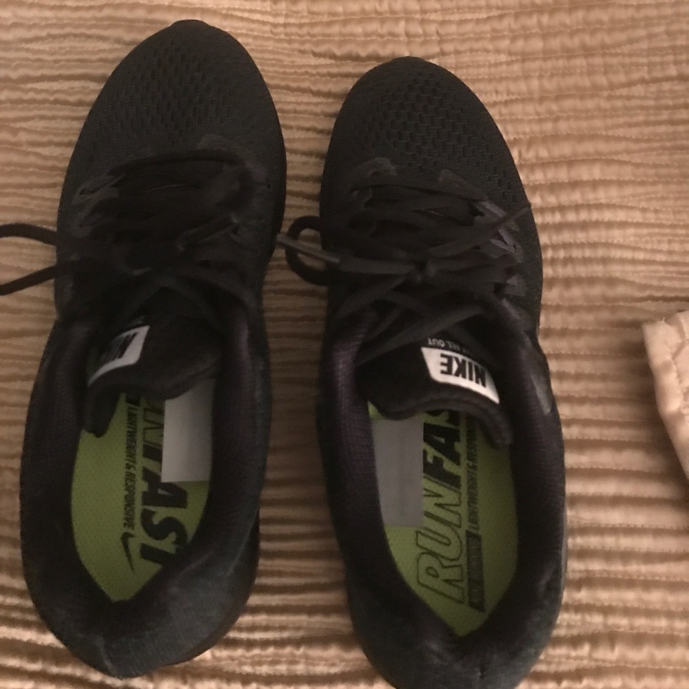 Almost brand new Nike Air Max 2017