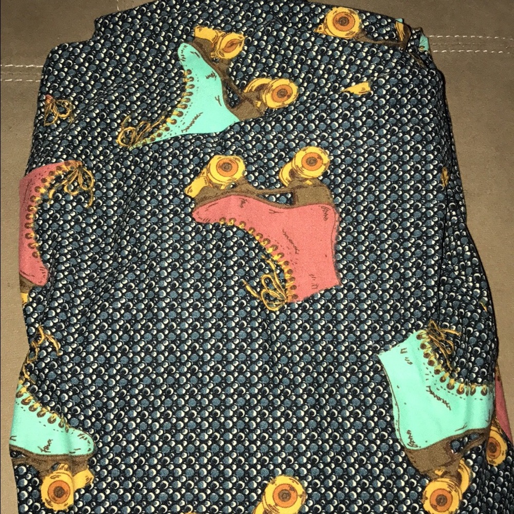 Lularoe tc roller skates