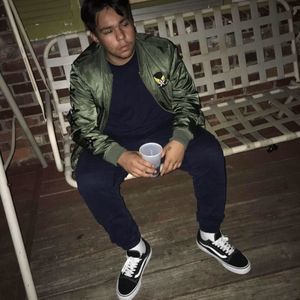 Meet your Posher, Manuel