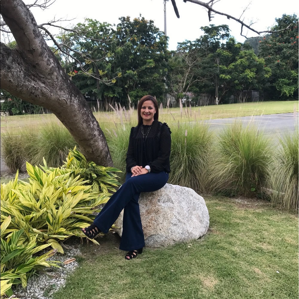 Meet your Posher, Aina liz