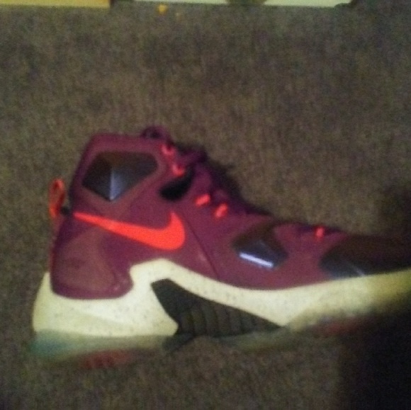 Nike LeBron 13 mulberry - Picture 3 of 5