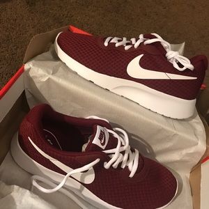 Women nike tanjuns