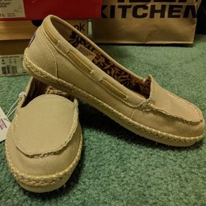Bobs (by Skechers) Anchorage Shoes in women's 7