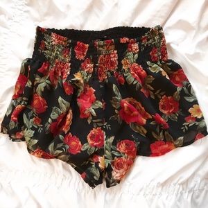 Flowy floral shorts!